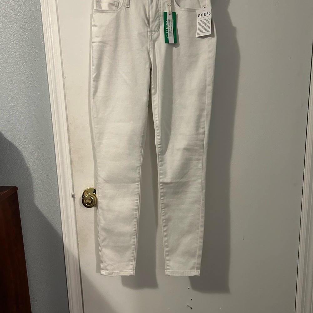 GUESS Women's Cream Skinny Jeans